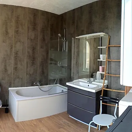 Apartment Magnifique T3 Avec Parking Gratuit Proche Et Wifi